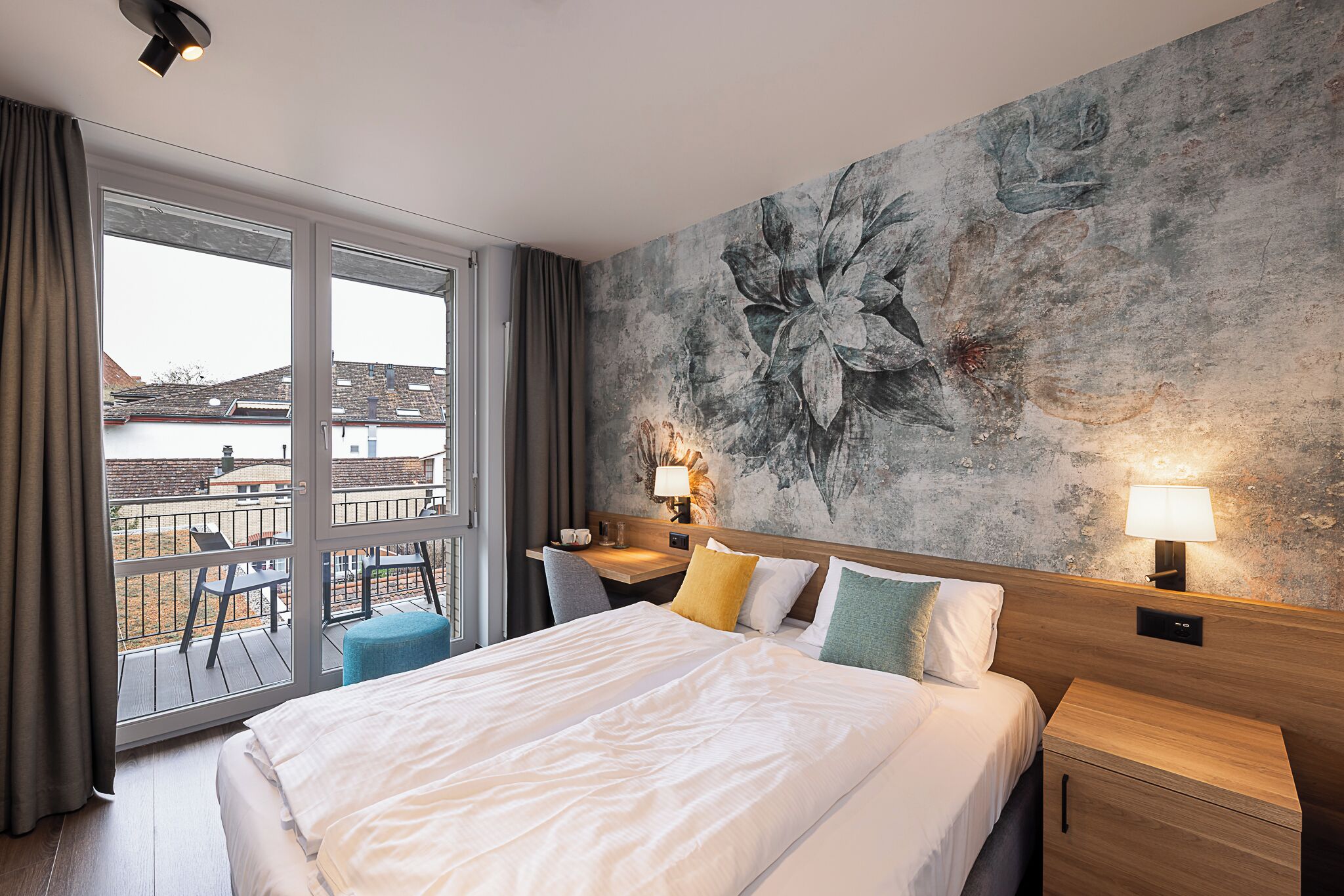 Double Room, Balcony, Courtyard View | In-room safe, desk, laptop workspace, free WiFi