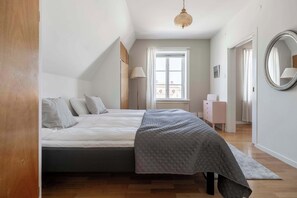 1 habitación, escritorio, tabla de planchar con plancha y wifi 