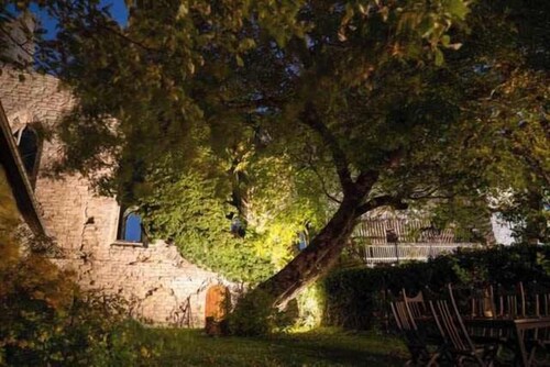 Enchanting 4 Bdr Villa Close to Medieval Cathedral