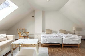 1 bedroom, iron/ironing board, WiFi, bed sheets - Beautiful apartment next to Ringmuren (Visby)