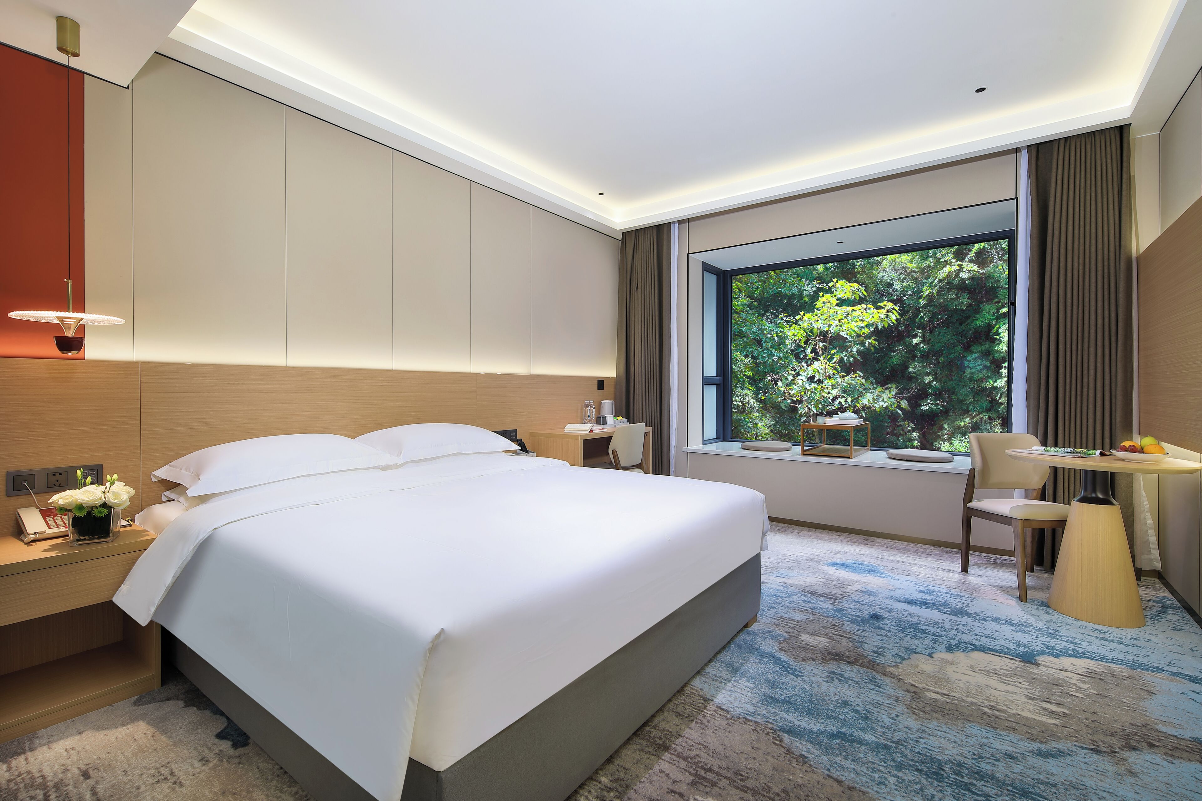 基础双人房, 山景 | 高档床上用品、特色装修、特色家居、办公桌