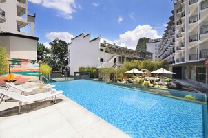 Seasonal outdoor pool, sun loungers