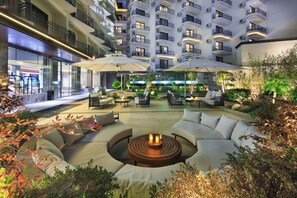 Lobby sitting area - Langyun Garden Hotel (Guilin)