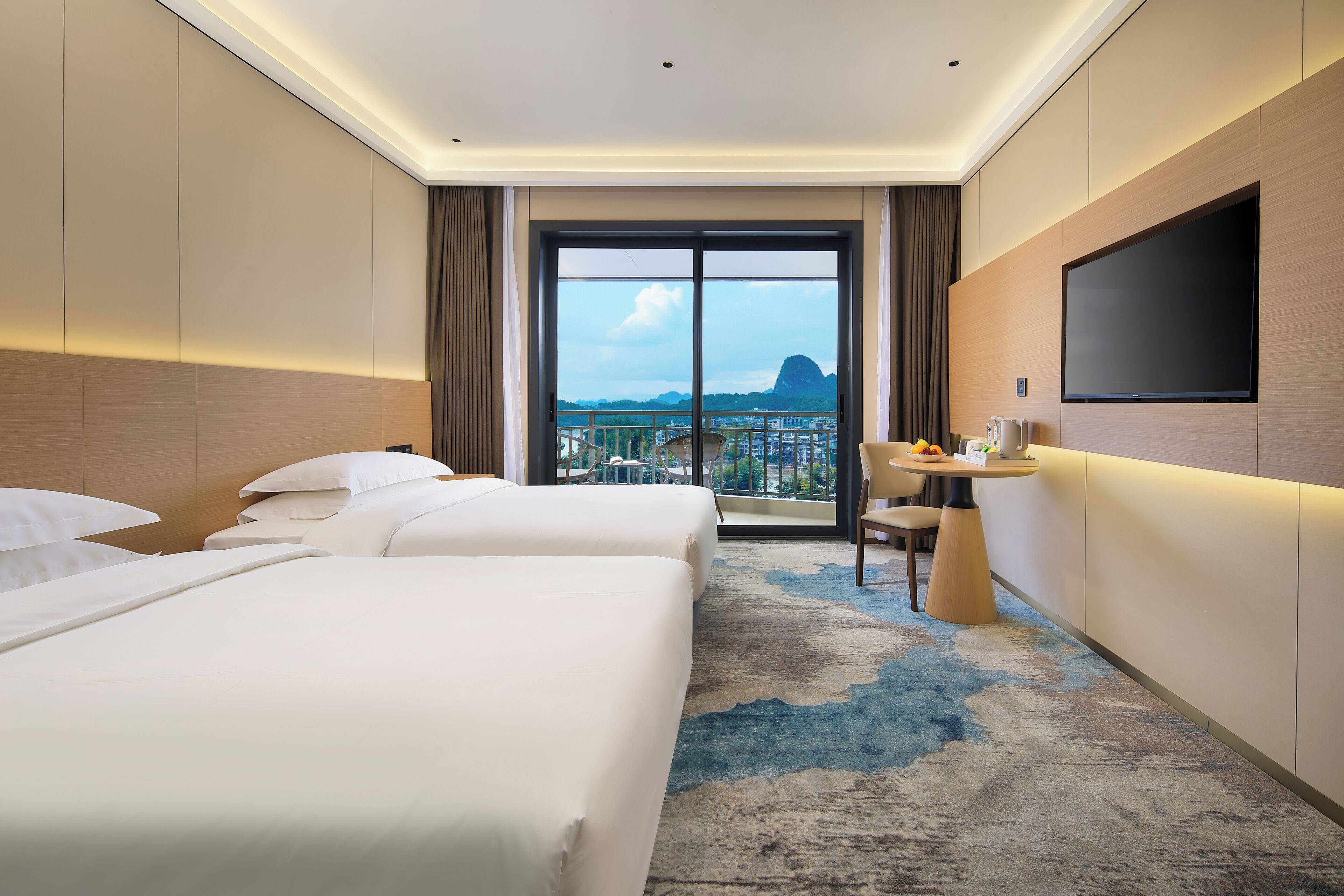 舒适双床房, 花园景观 | 高档床上用品、特色装修、特色家居、办公桌