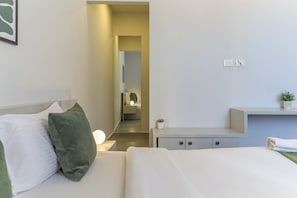 Egyptian cotton sheets, premium bedding, blackout drapes - Gouraud Studios & Apts. in Gemmayzeh (Beirut)
