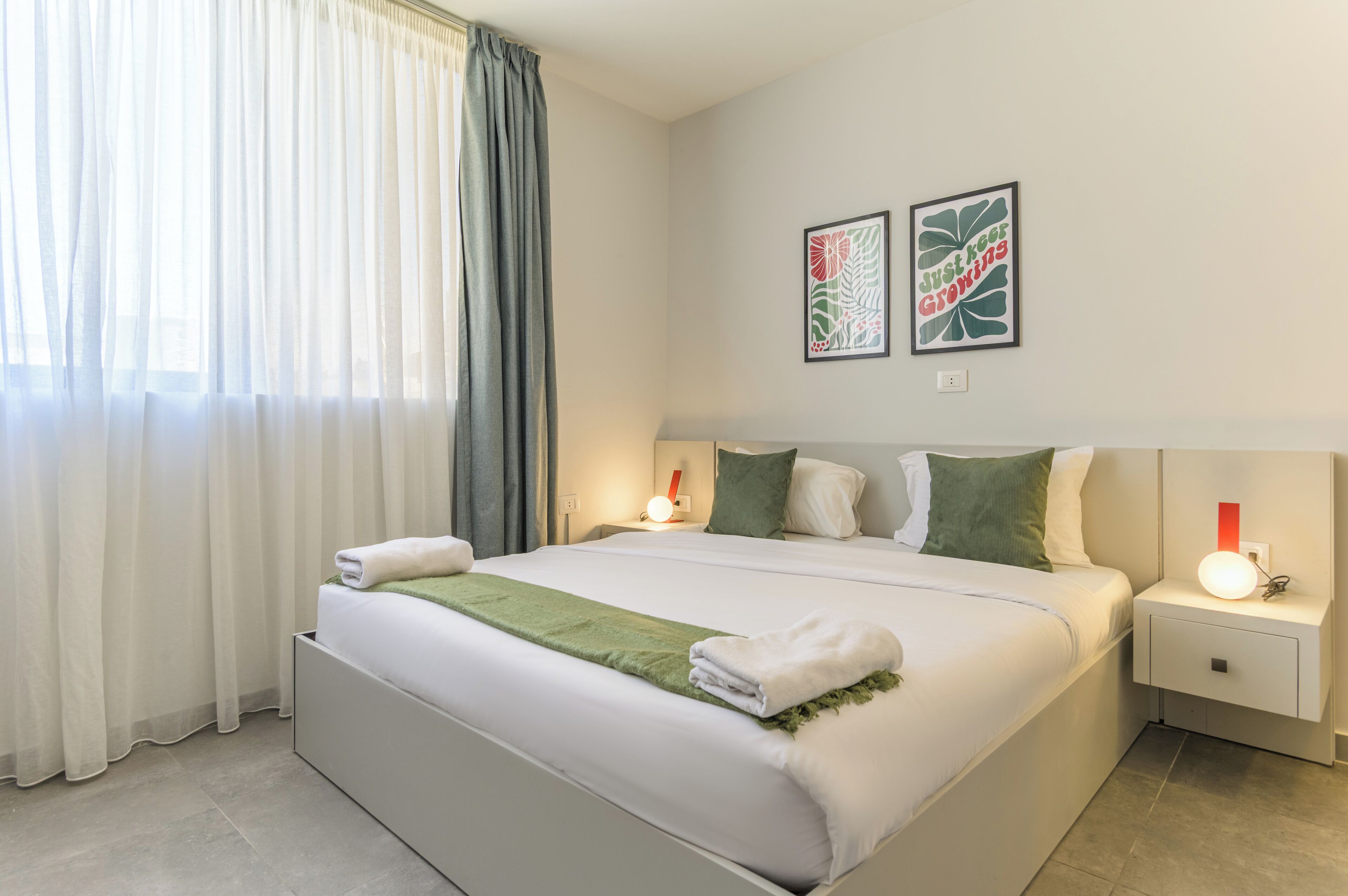 Egyptian cotton sheets, premium bedding, individually decorated