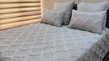 5 bedrooms, iron/ironing board, WiFi, bed sheets