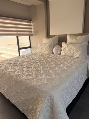 5 chambres, fer et planche à repasser, Wi-Fi, draps fournis