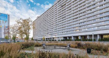 Elegant Apartment in the Center | Workspace and View of the City