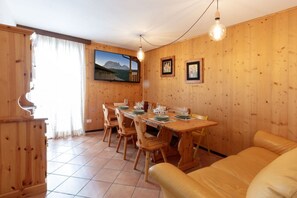 Dining - HouSmart della Difesa 72 (San Vito di Cadore)