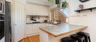 City Views on Avondale - Superb four bedroom home with a view!