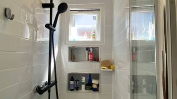 Shared Dormitory, 1 Bedroom | Bathroom