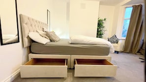 Shared Dormitory, 1 Bedroom | 1 bedroom - Room-beautiful Large Double Room, Gdn Vi (London)