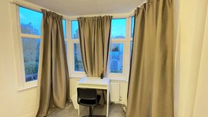 Shared Dormitory, 1 Bedroom | Interior - Room-beautiful Large Double Room, Gdn Vi (London)