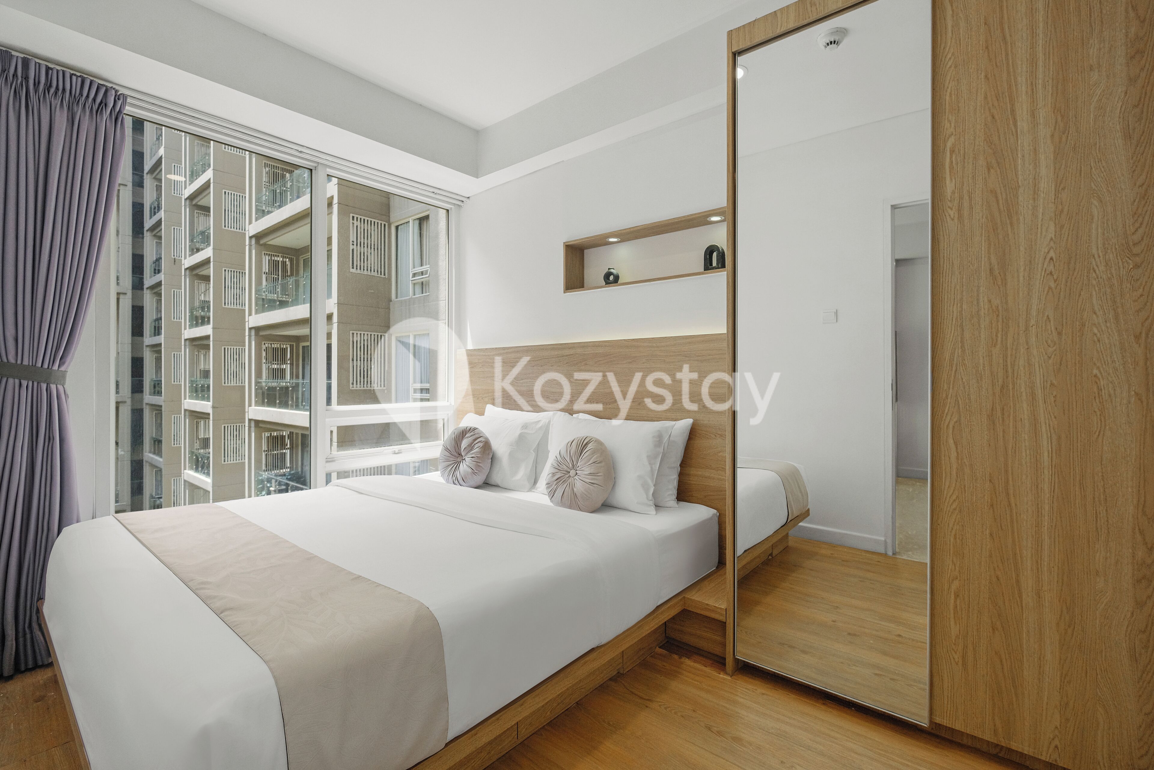 Departamento, 1 habitación, vista al patio | Escritorio y espacio para trabajar con laptop 