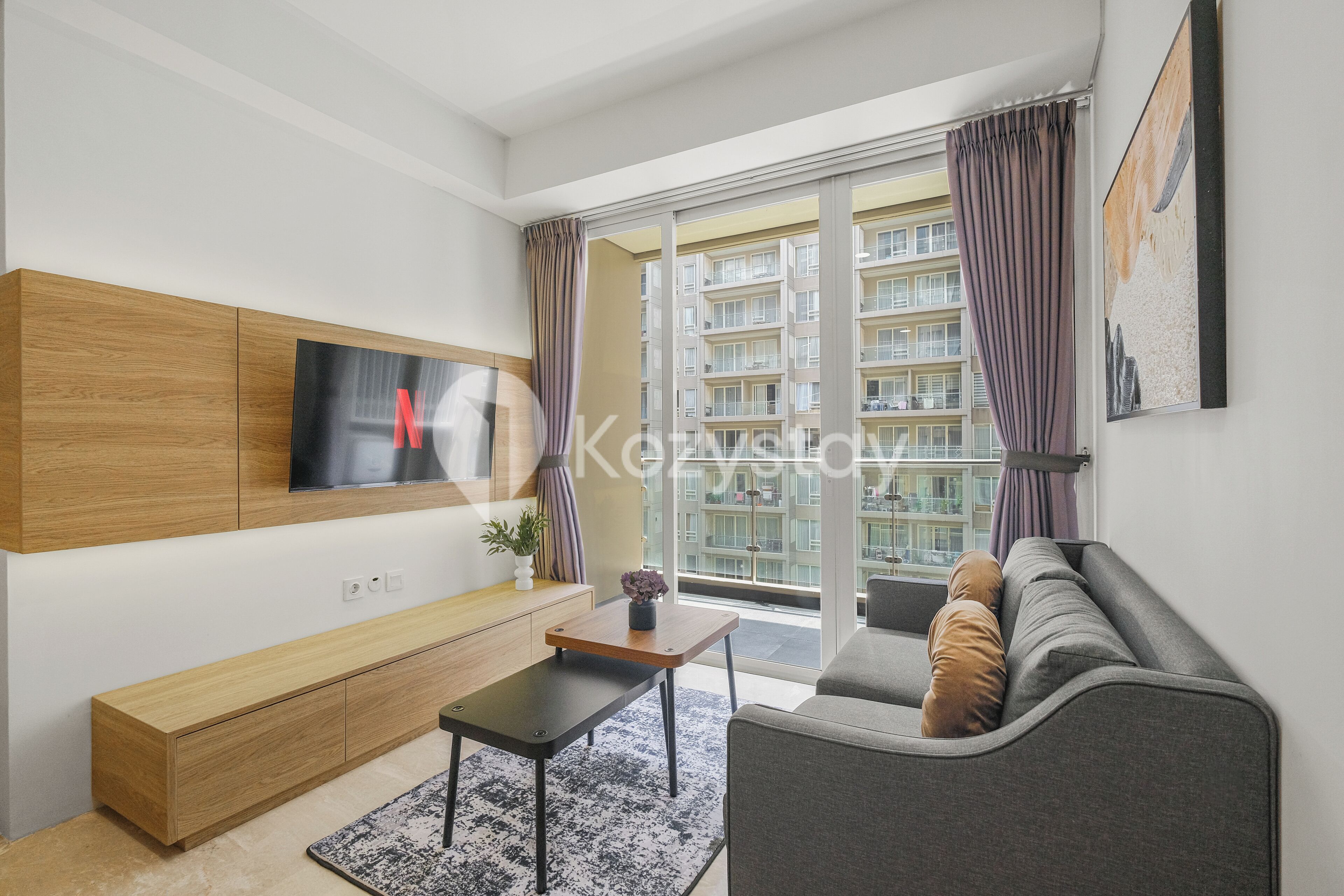 Apartment, 1 Bedroom, Courtyard View | Living room | Smart TV, Netflix, streaming services