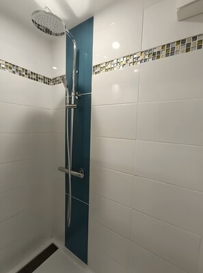 تجهيزات دش، مجففات شعر