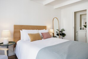 3 bedrooms, iron/ironing board, travel cot, WiFi