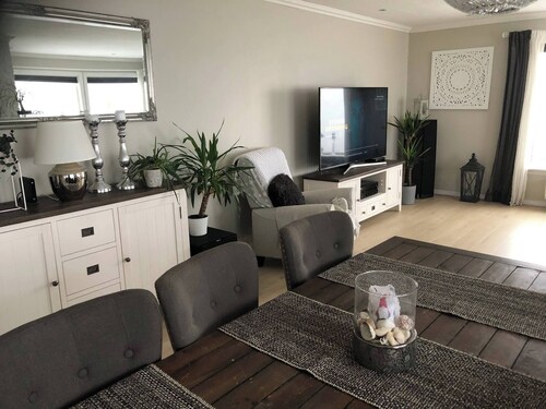 House With Oceanview, 4 Bedrooms, Close to Bergen