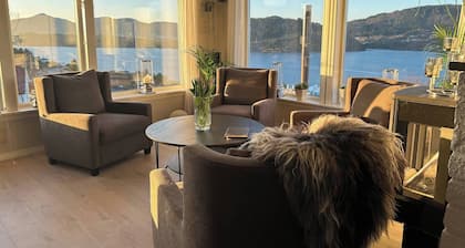 House With Oceanview, 4 Bedrooms, Close to Bergen