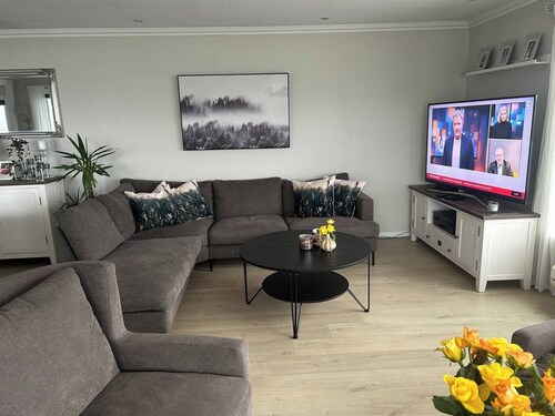 House With Oceanview, 4 Bedrooms, Close to Bergen