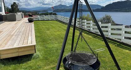 House With Oceanview, 4 Bedrooms, Close to Bergen