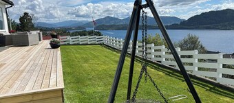 House With Oceanview, 4 Bedrooms, Close to Bergen