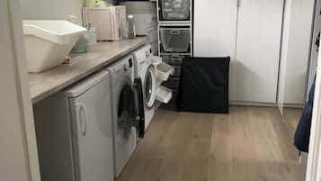 Villa, 4 Bedrooms, Private Pool, Garden View | Laundry