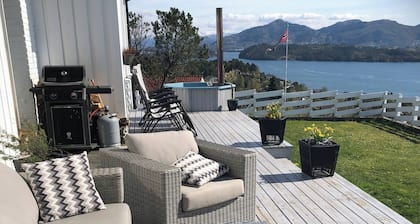 House With Oceanview, 4 Bedrooms, Close to Bergen