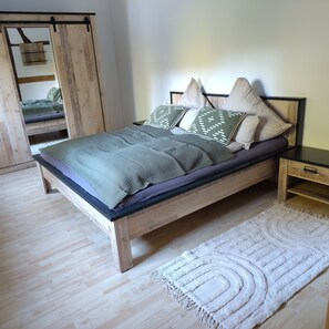 1 Schlafzimmer, Reisekinderbett, kostenloses WLAN, Bettwäsche