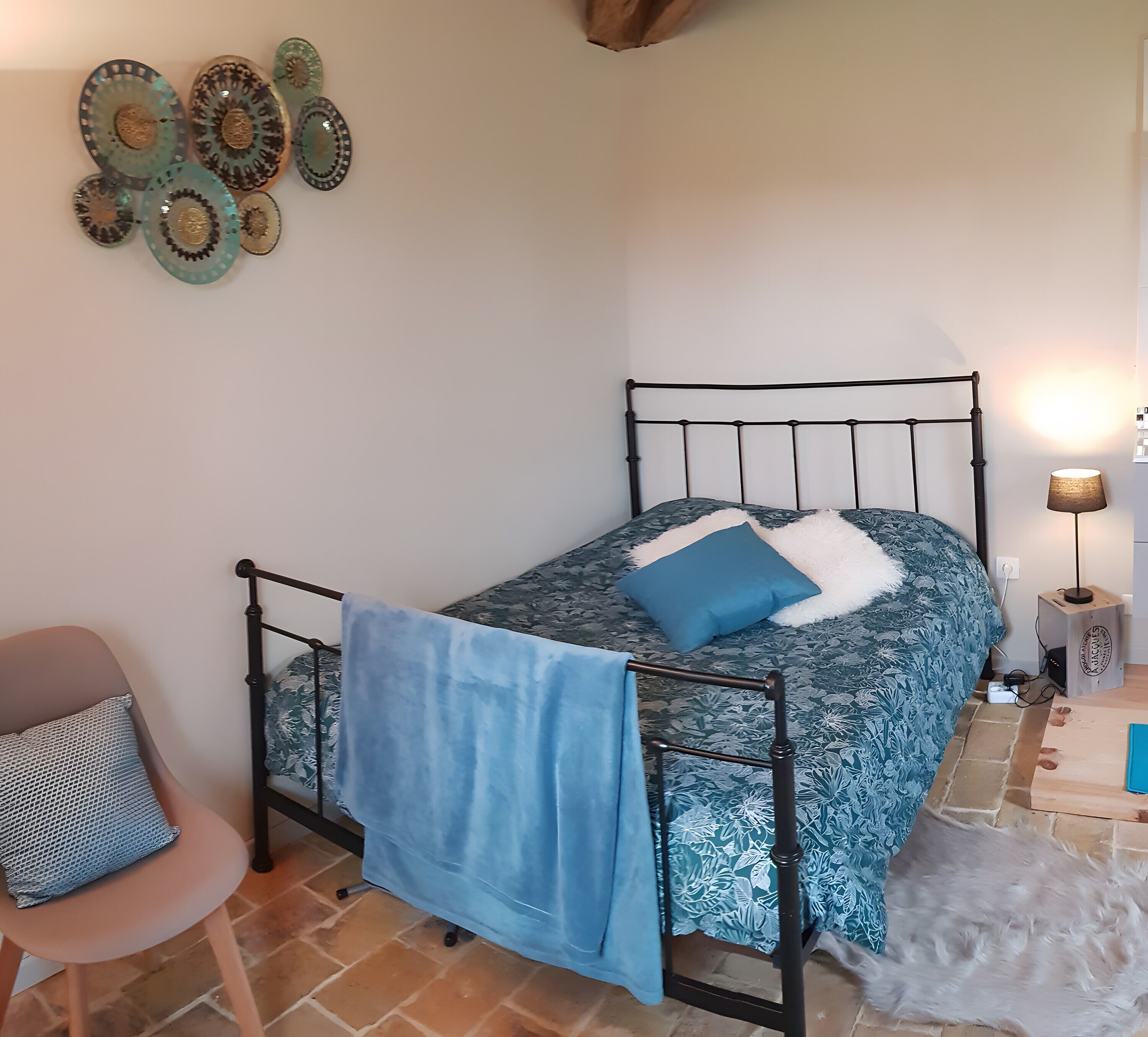 1 chambre, fer et planche à repasser, Wi-Fi, draps fournis