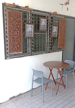 تناول الطعام بالخارج