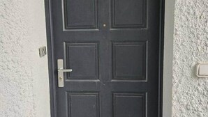 Unclassified image, 4 of 17, button