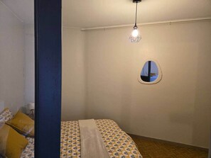 熨斗/熨衫板、Wi-Fi、床單