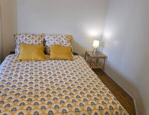 1 camera, ferro/asse da stiro, Wi-Fi, lenzuola