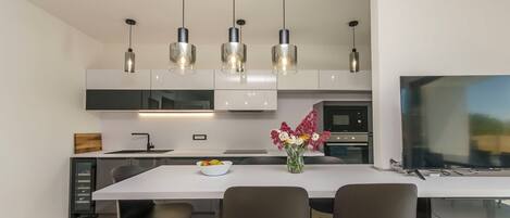 Fridge, microwave, oven, stovetop