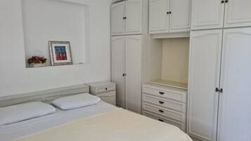 Iron/ironing board, free WiFi