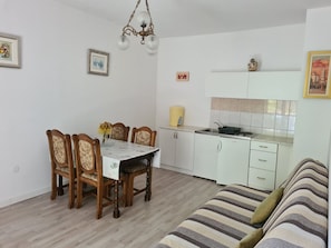 Apartment (A2) | Private kitchen | Fridge, oven, stovetop, cookware/dishes/utensils - Apartments Stosa (Nin)