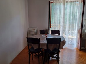 Apartment (A1) | Speisen