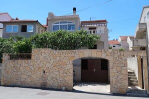 Building design - Apartments Brti (Supetar)