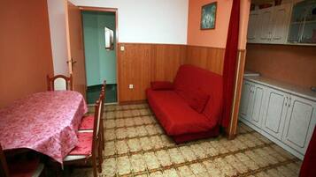 Căn hộ (A2) | Phòng khách