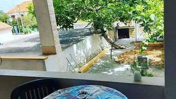 Căn hộ (A1) | Hiên