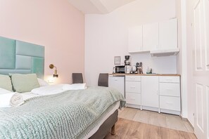 Basic Studio - Comfy Barrier Free Studio Westbahnhof (Vienna)