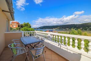 Apartment (A4) | Water view - Apartments Mig (Rab)