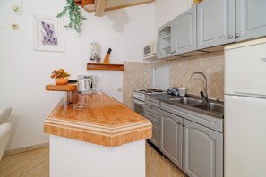 公寓 (A4) | 私人厨房 | 冰箱、微波炉、烤箱、炉灶