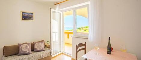 아파트 (A3) | 거실