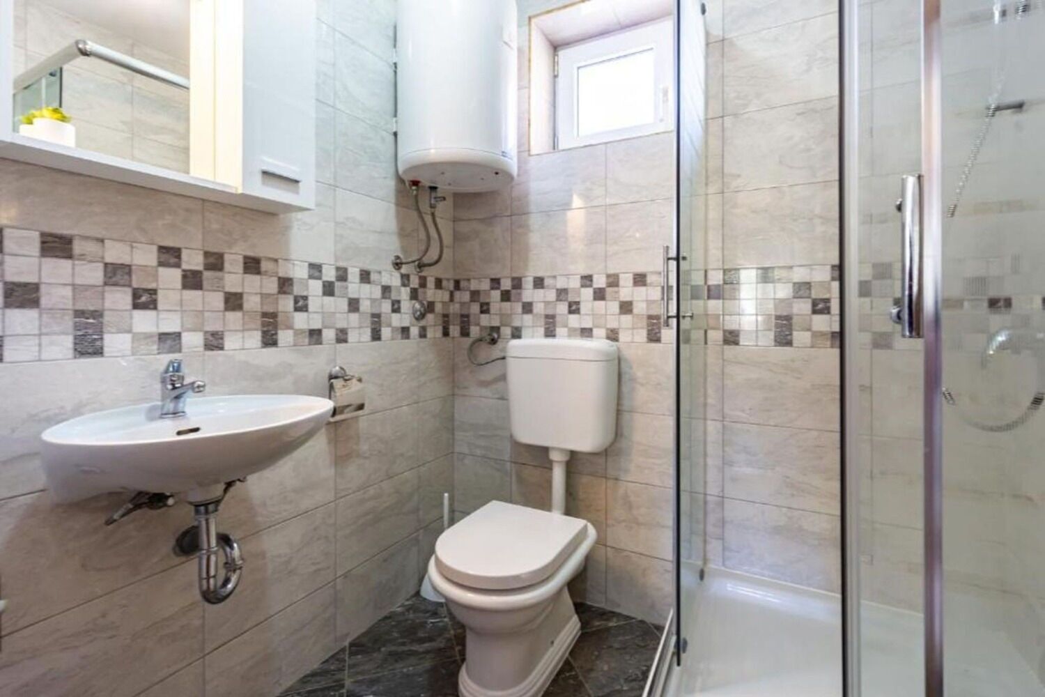 Apartment (A2) | Bathroom