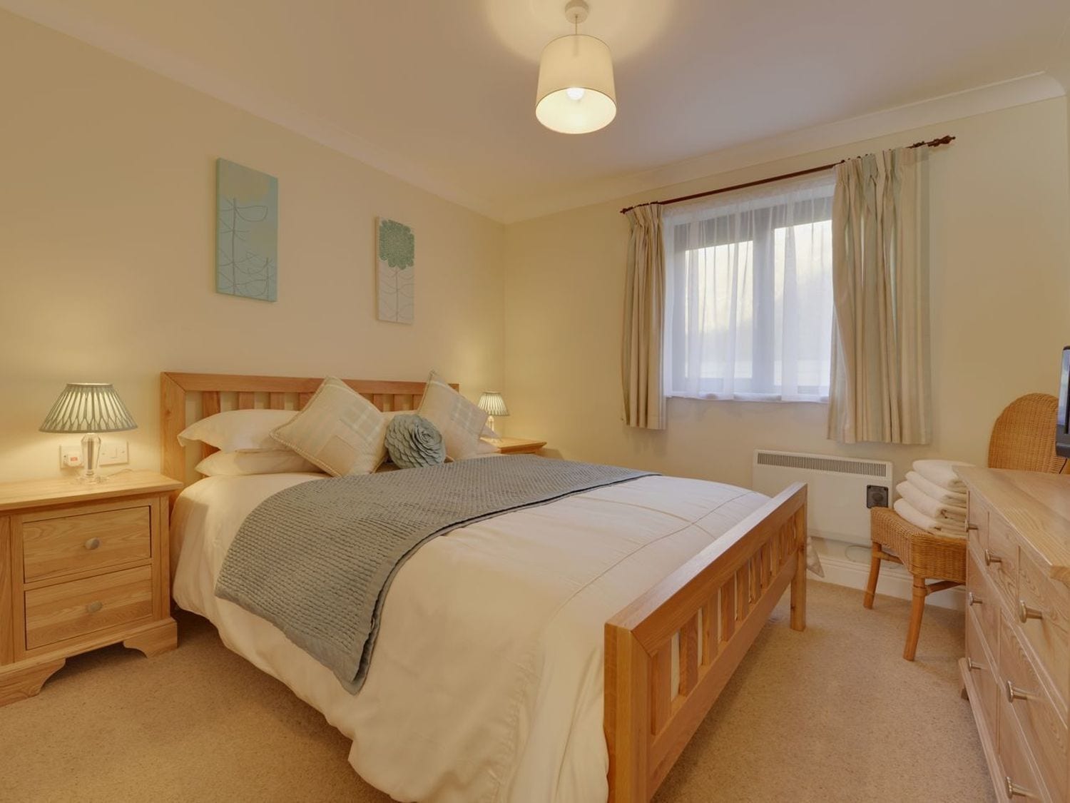 2 bedrooms, individually decorated, individually furnished, free WiFi
