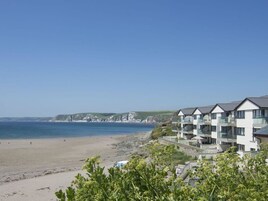 Una playa cerca