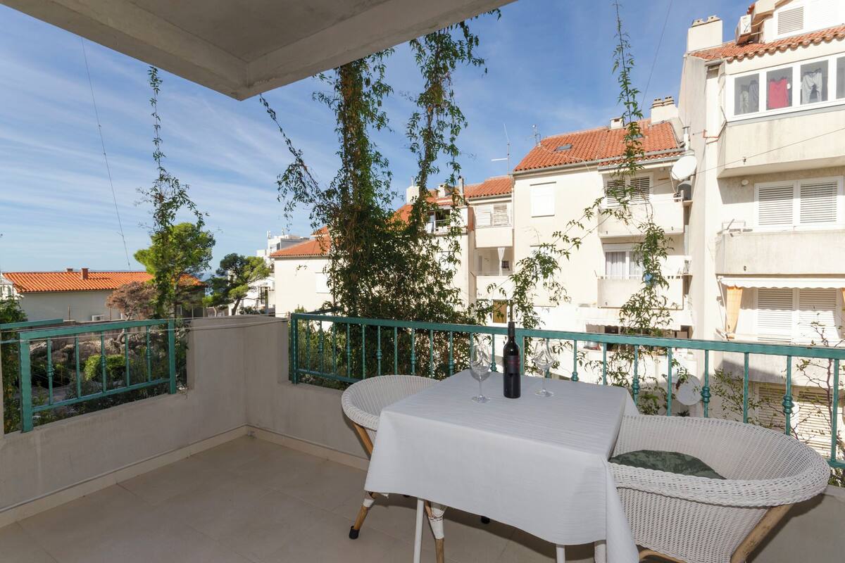 Apartment (A3) | Balkon